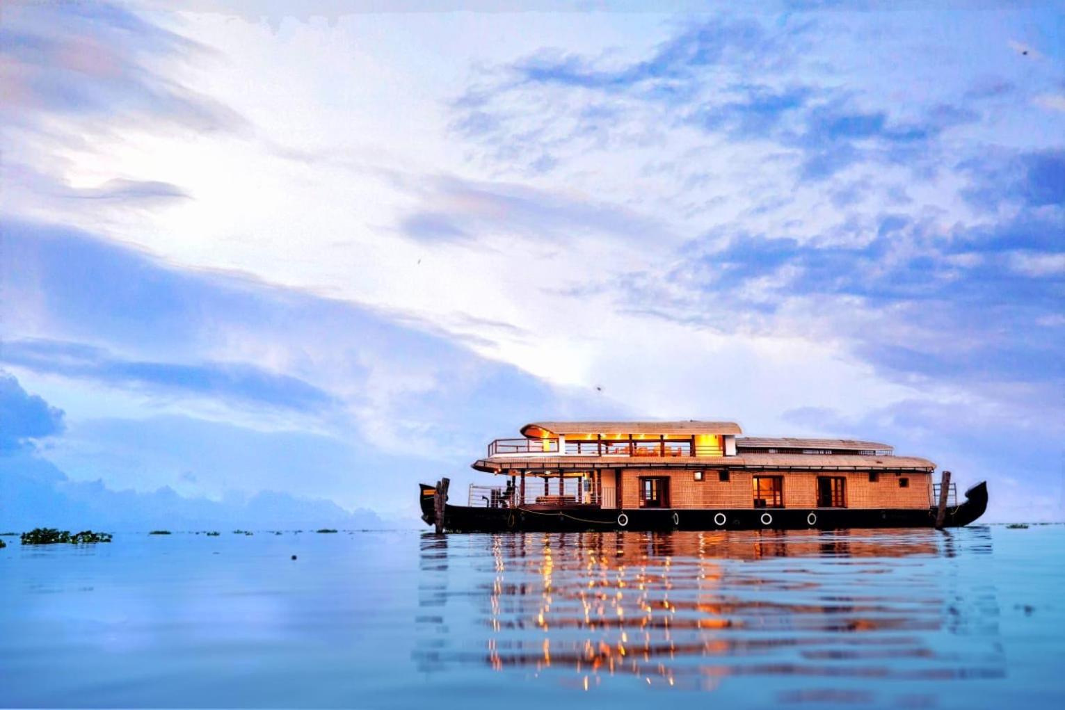 Indraprasthamlakecruise Alappuzha Εξωτερικό φωτογραφία