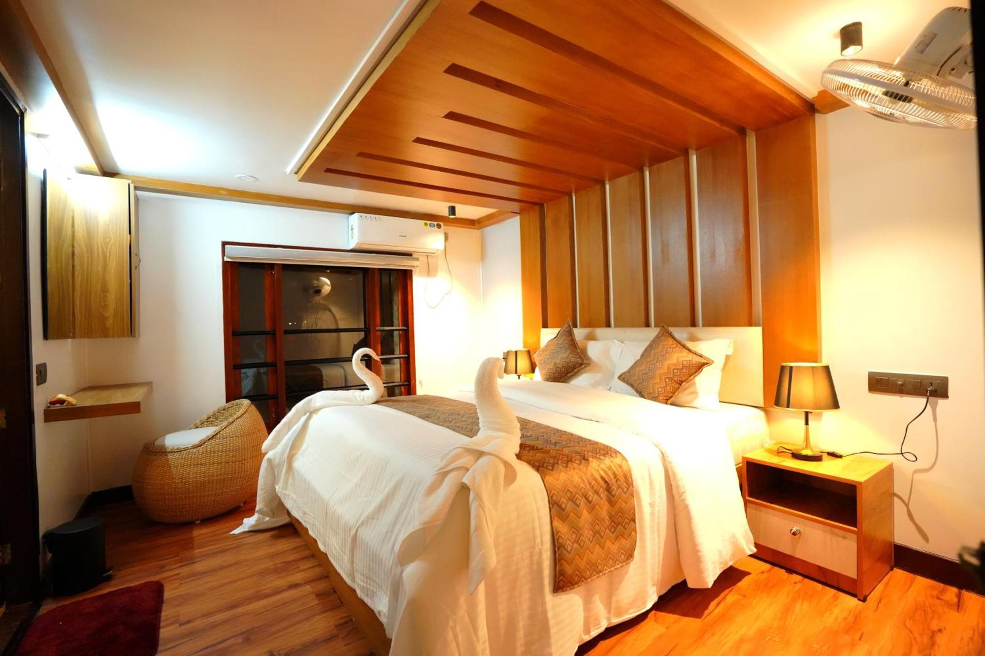Indraprasthamlakecruise Alappuzha Εξωτερικό φωτογραφία